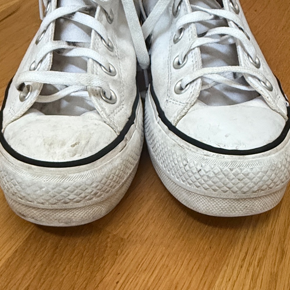 Converse All Star White Canvas High-Tops. Size 8.5 - Picture 9 of 12